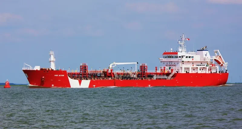 IVER ACTION Tanker IMO 9507984 photo 4