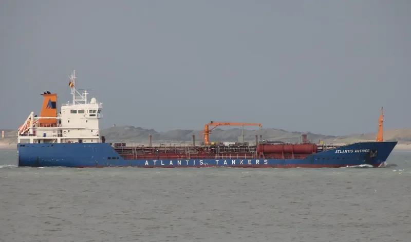 ATLANTIS ANTIBES Tanker IMO 9508108 photo 4