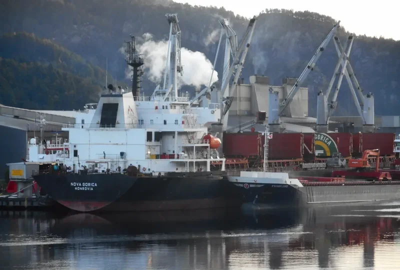 ELINA II Bulk Carrier IMO 9508706 photo 5
