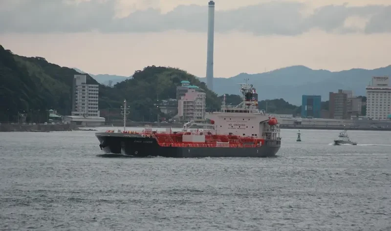 PVT AURORA Tanker IMO 9508938 photo 3