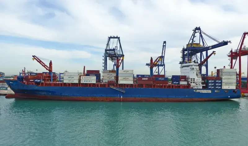 ETE N Container Ship IMO 9509126 photo 4