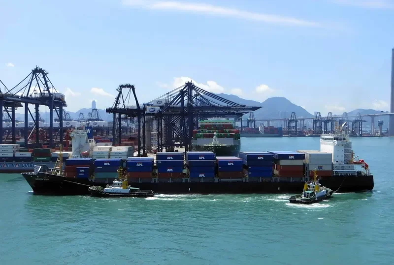 WARNOW MATE Container Ship IMO 9509786 photo 3