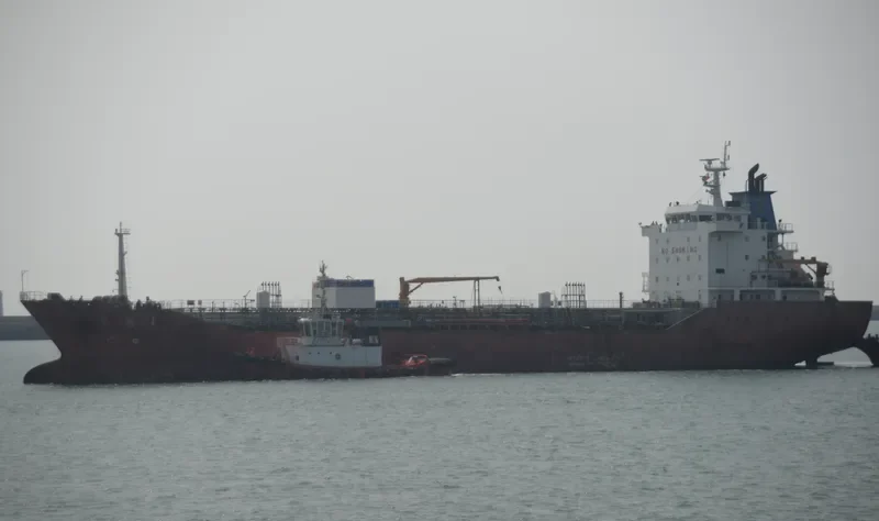 GAO CHENG 1 Tanker IMO 9511234 photo 3