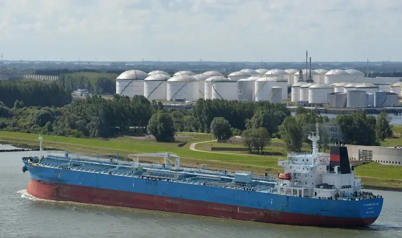 FLAGSHIP WILLOW Tanker IMO 9512484 photo 2