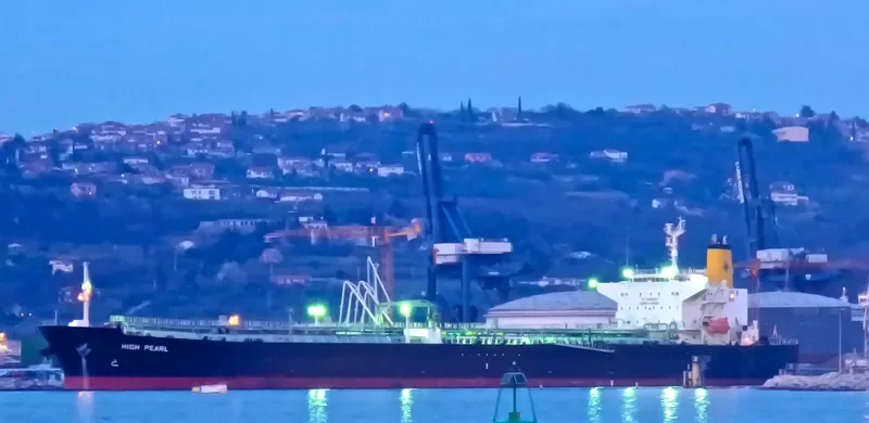 ANDIAMO Tanker IMO 9512757 photo 9