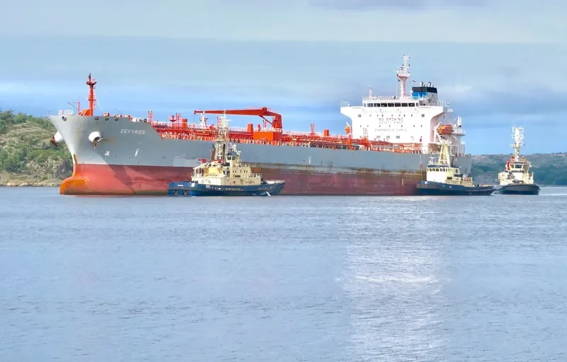 ZEFYROS Tanker IMO 9515917 photo 6