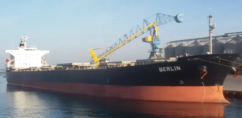 BERLIN Bulk Carrier IMO 9516387 photo 4