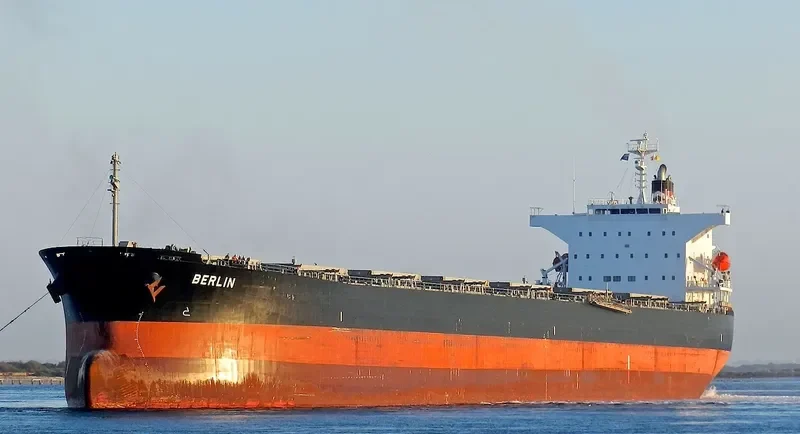 BERLIN Bulk Carrier IMO 9516387 photo 6