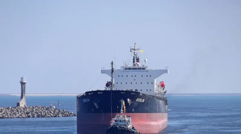 BERLIN Bulk Carrier IMO 9516387 photo 9