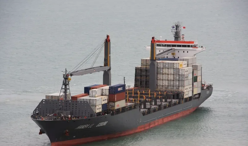 MOANA CHIEF Container Ship IMO 9516741 photo 9