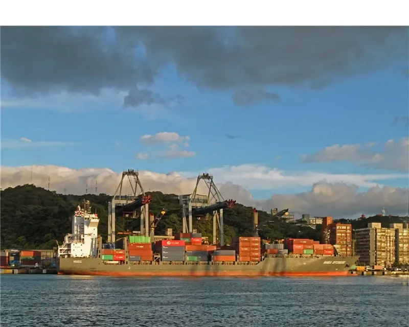 HANSA OFFENBURG Container Ship IMO 9516765 photo 3