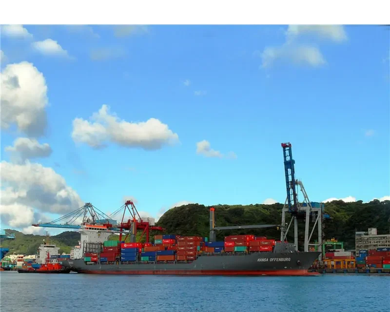 HANSA OFFENBURG Container Ship IMO 9516765 photo 4