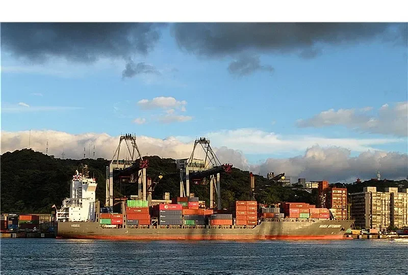 HANSA OFFENBURG Container Ship IMO 9516765 photo 7
