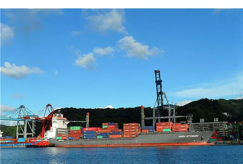 HANSA OFFENBURG Container Ship IMO 9516765 photo 8