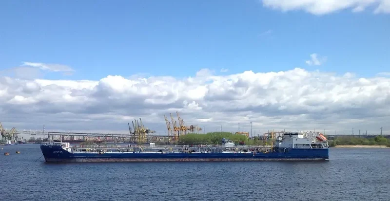 JAPETUS Tanker IMO 9517094 photo 3