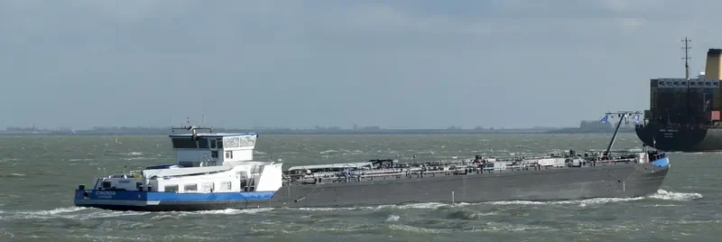 STAVORDIA Tanker IMO 9517147 photo 4