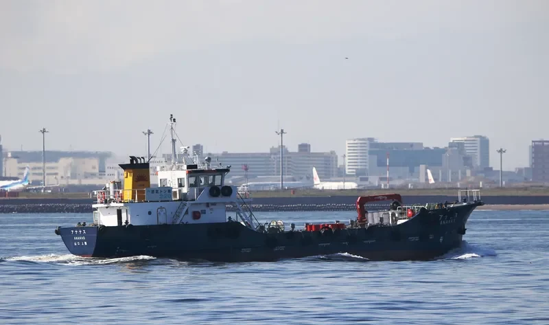 ANANAS Tanker IMO 9522465 photo 8