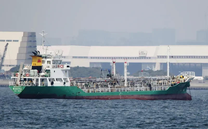 HOURIN NO.3 Tanker IMO 9523770 photo 8