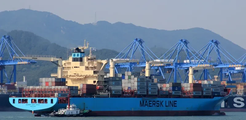 MAERSK CAPE COAST Container Ship IMO 9525314 photo 2