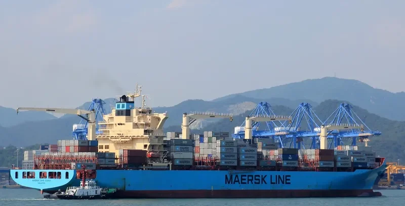 MAERSK CAPE COAST Container Ship IMO 9525314 photo 3