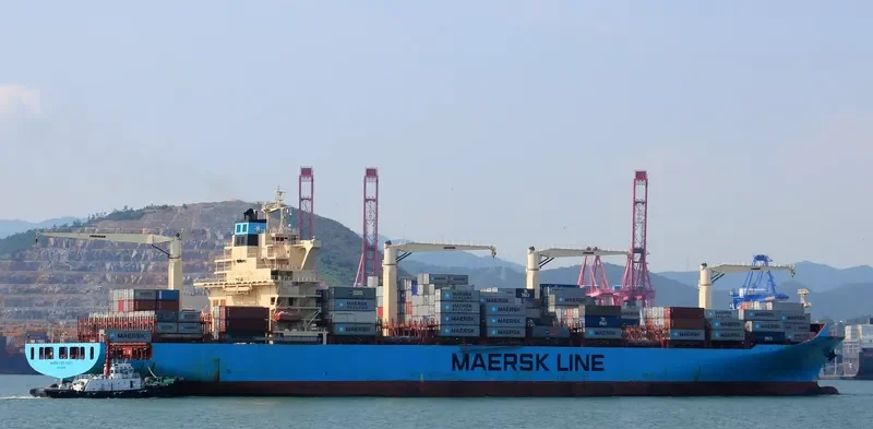MAERSK CAPE COAST Container Ship IMO 9525314 photo 4