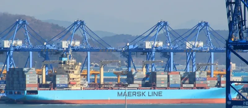 MAERSK CAPE COAST Container Ship IMO 9525314 photo 7