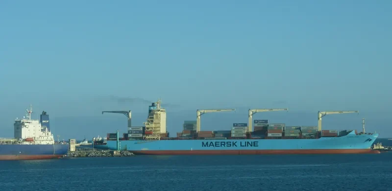 MAERSK CAPE COAST Container Ship IMO 9525314 photo 8