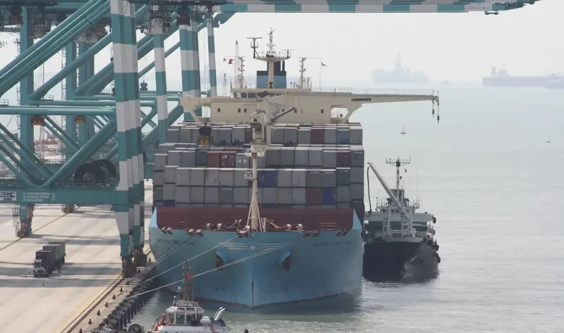 MAERSK CABO VERDE Container Ship IMO 9525455 photo 4