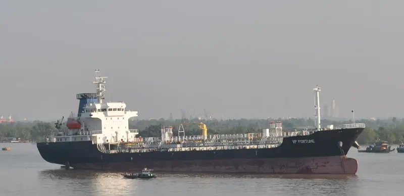 GREAT LADY Tanker IMO 9525766 photo 2