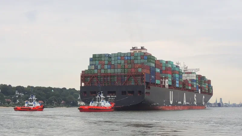 UMM SALAL Container Ship IMO 9525857 photo 4