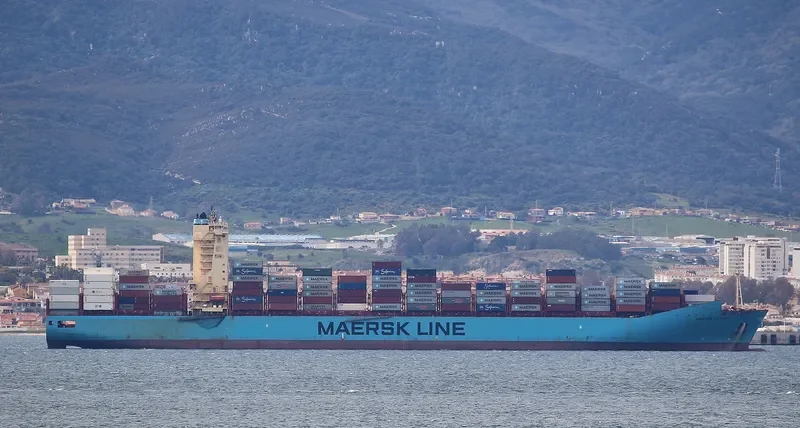MAERSK LA PAZ Container Ship IMO 9526899 photo 9