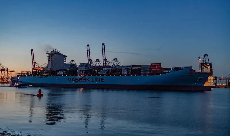MAERSK LAMANAI Container Ship IMO 9527051 photo 2