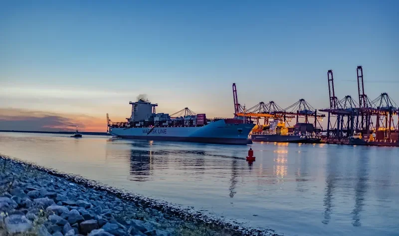 MAERSK LAMANAI Container Ship IMO 9527051 photo 3