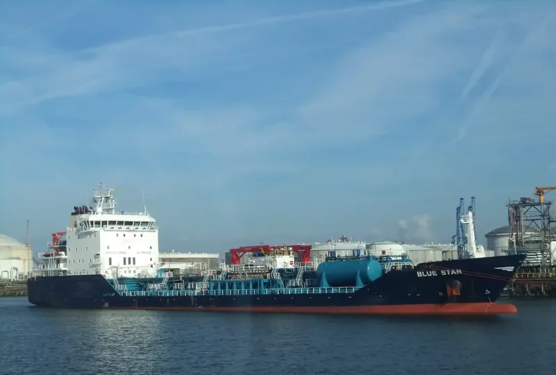 BLUE STAR Tanker IMO 9527764 photo 5