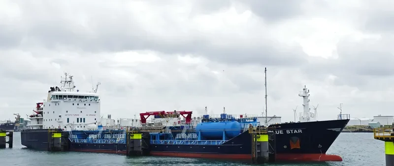 BLUE STAR Tanker IMO 9527764 photo 6