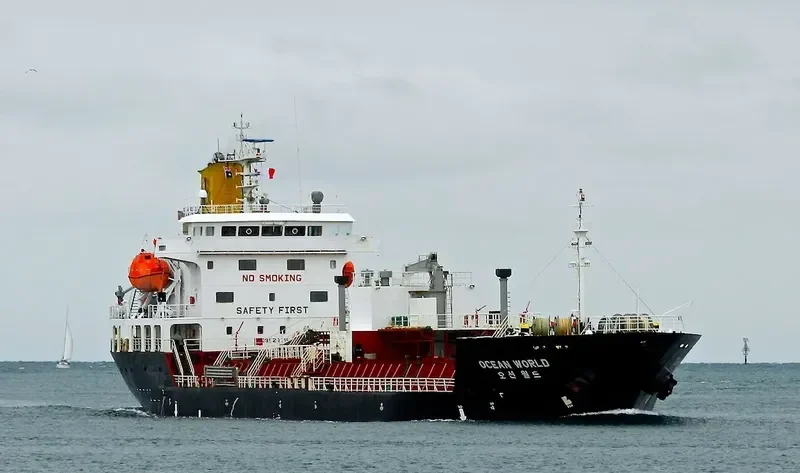 OCEAN WORLD Tanker IMO 9528718 photo 5