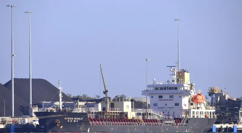 OCEAN WORLD Tanker IMO 9528718 photo 8