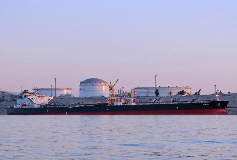 LIPARI Tanker IMO 9529487 photo 2