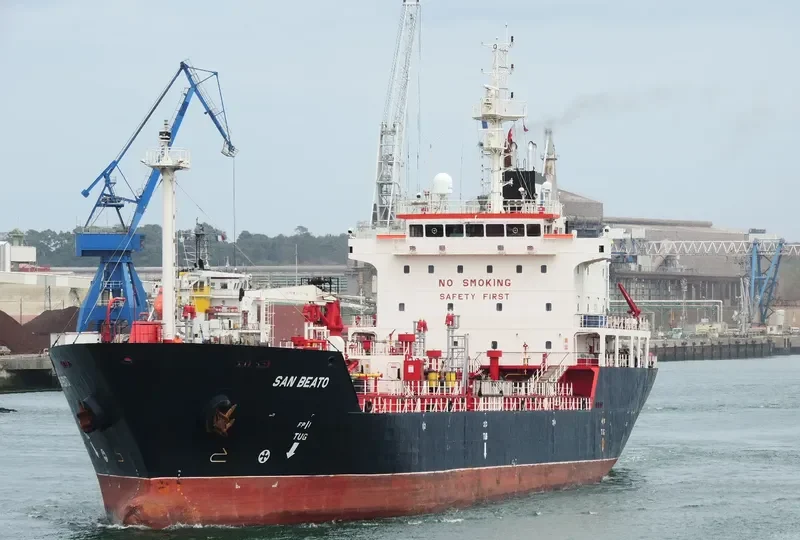 VALOUR ONE Tanker IMO 9531765 photo 5