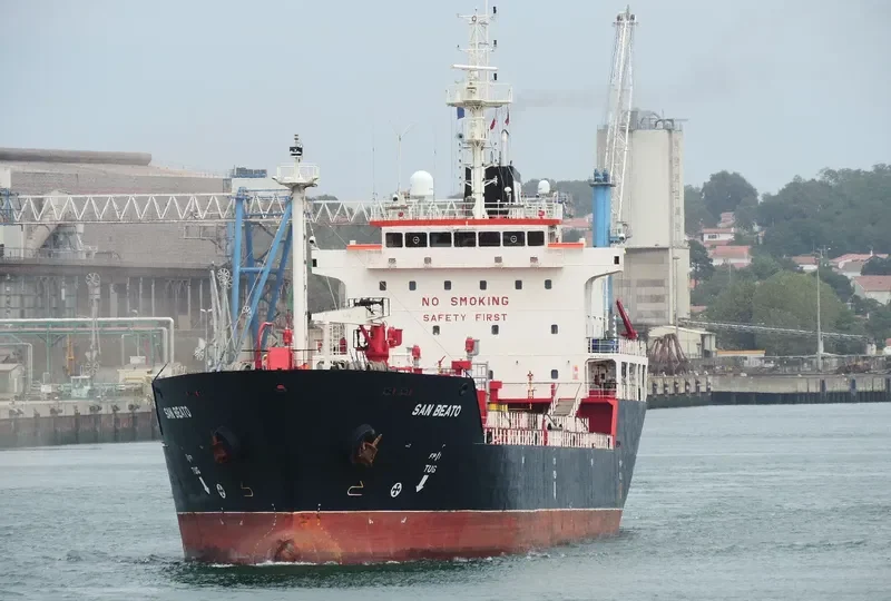 VALOUR ONE Tanker IMO 9531765 photo 6