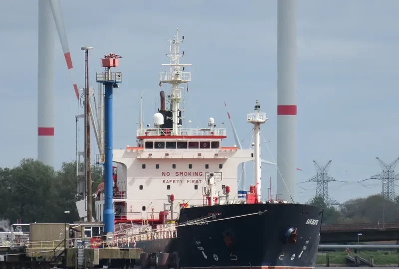 VALOUR ONE Tanker IMO 9531765 photo 8