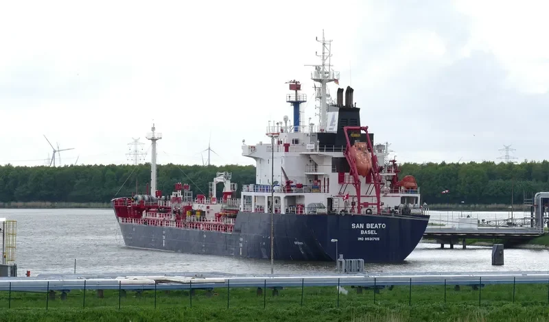 VALOUR ONE Tanker IMO 9531765 photo 9