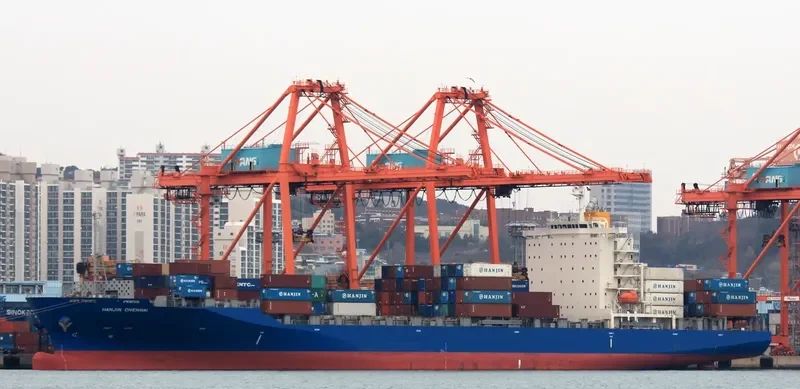HOCHIMINH VOYAGER Container Ship IMO 9532276 photo 4