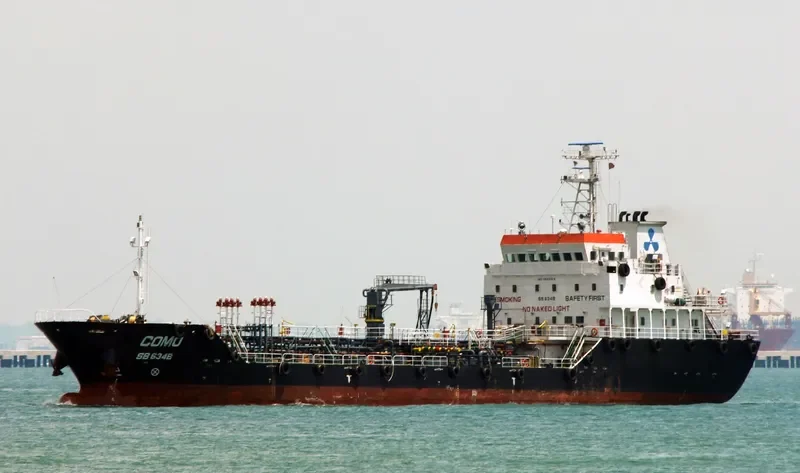 COMO Tanker IMO 9532329 photo 3