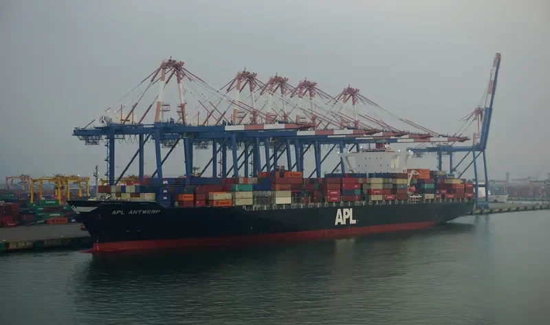 APL ANTWERP Container Ship IMO 9532795 photo 10