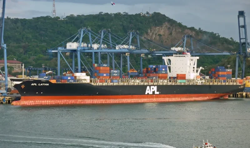 ANL GIPPSLAND Container Ship IMO 9532800 photo 2