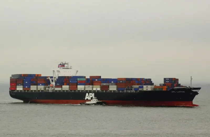 ANL GIPPSLAND Container Ship IMO 9532800 photo 3