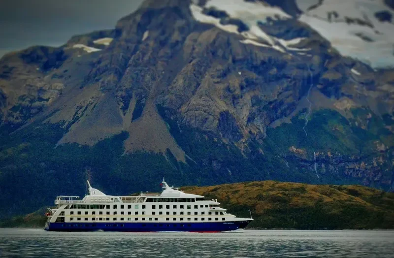 STELLA AUSTRALIS Passenger Ship IMO 9534676 photo 2