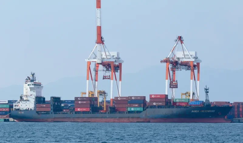 HANSA FRESENBURG Container Ship IMO 9535101 photo 9