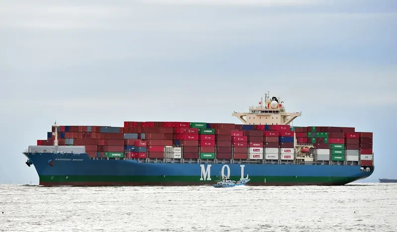 MOL GARLAND Container Ship IMO 9535151 photo 3